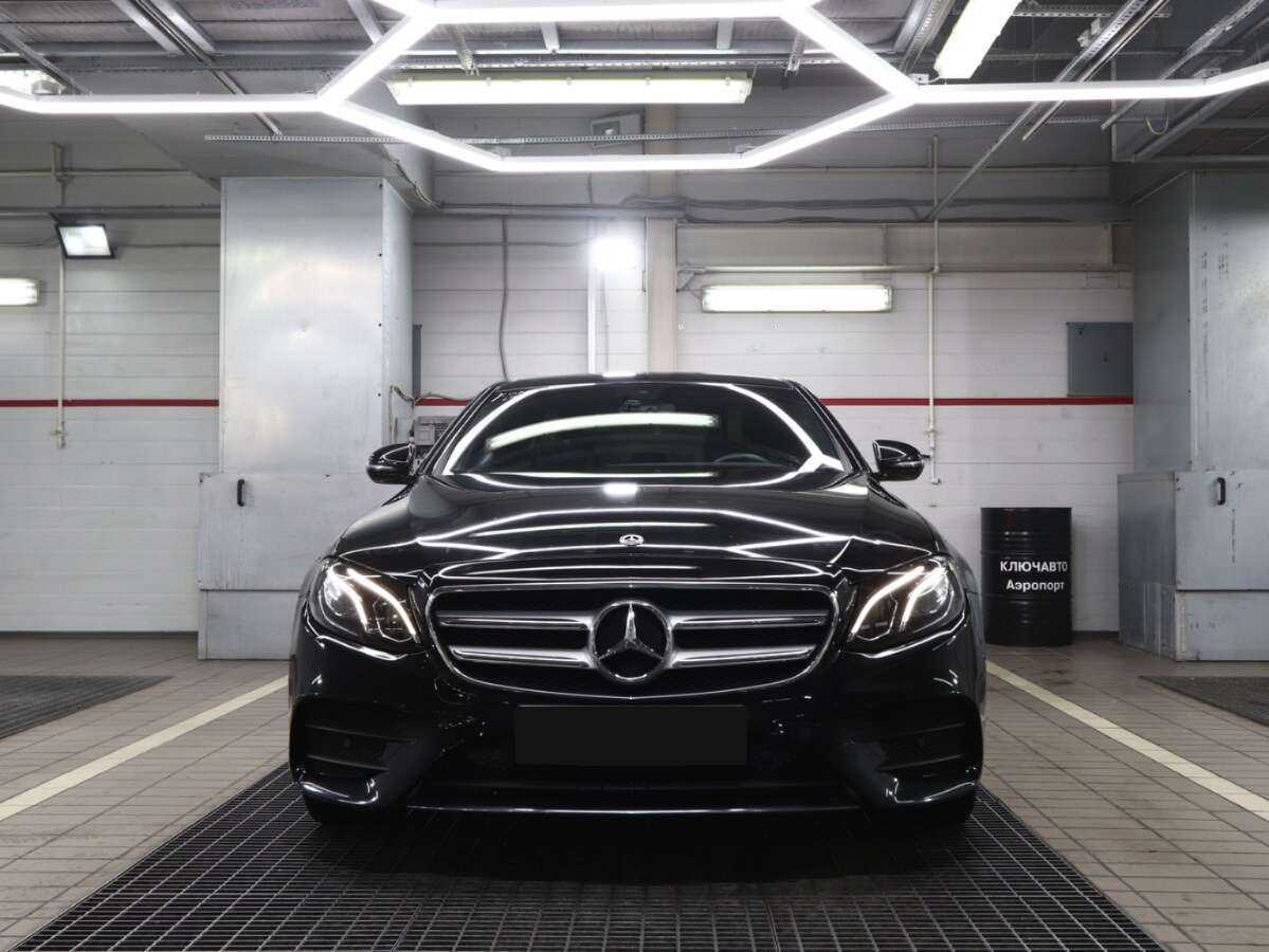 Mercedes-Benz E-Класс с пробегом — 2019 год. Фото: #1