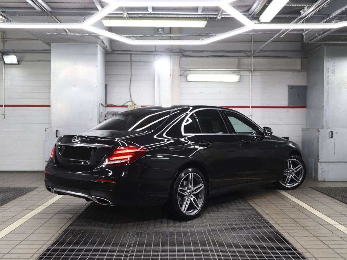 Mercedes-Benz E-Класс с пробегом — 2019 год. Фото: #2