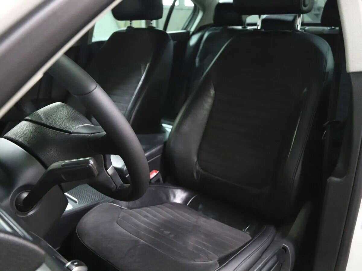 Volkswagen Passat с пробегом — 2011 год. Фото: #6