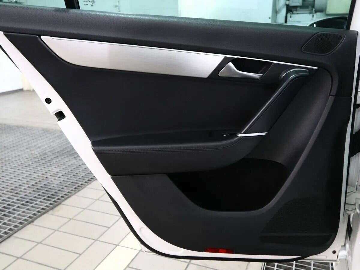 Volkswagen Passat с пробегом — 2011 год. Фото: #7