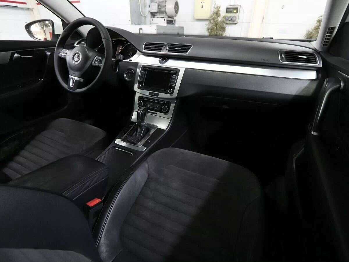 Volkswagen Passat с пробегом — 2011 год. Фото: #11