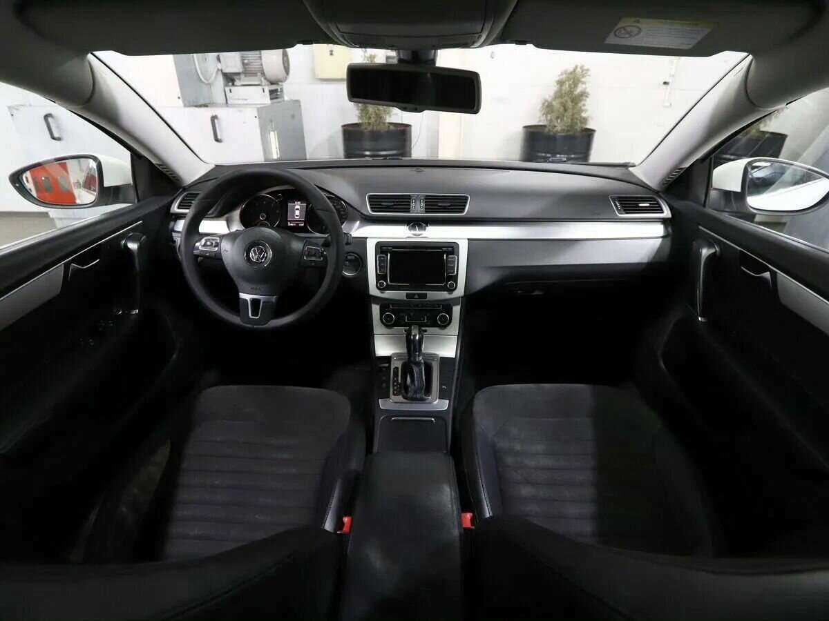 Volkswagen Passat с пробегом — 2011 год. Фото: #12