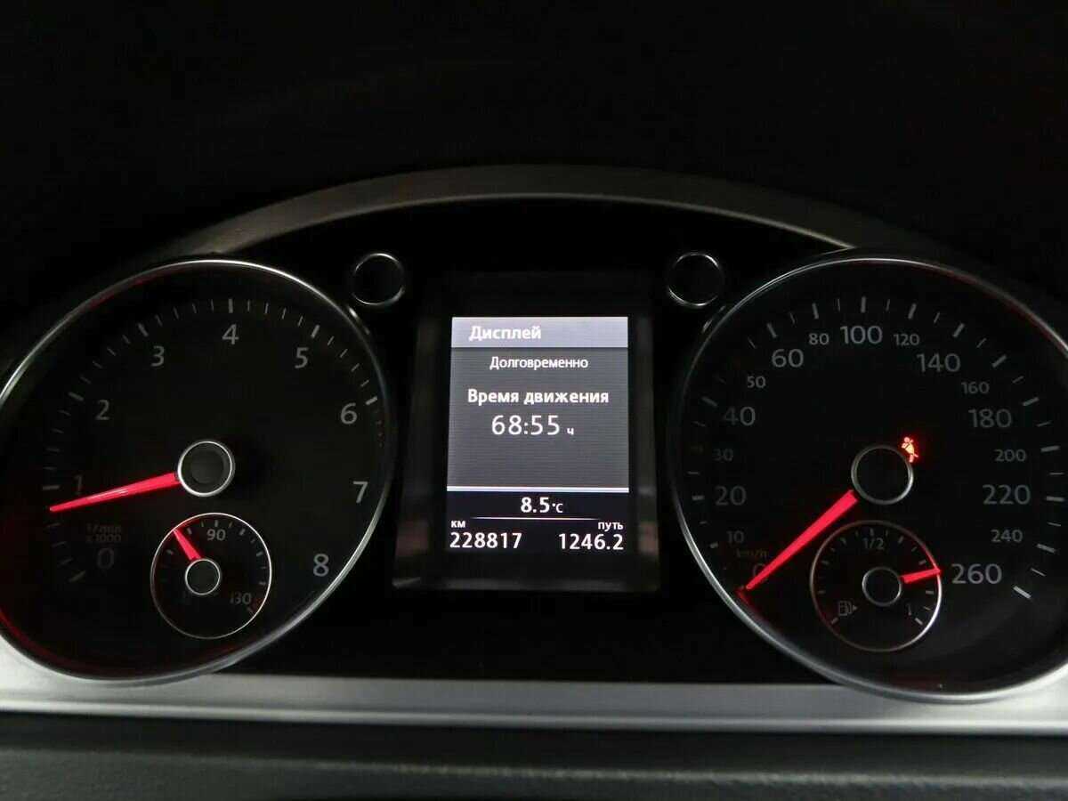 Volkswagen Passat с пробегом — 2011 год. Фото: #14