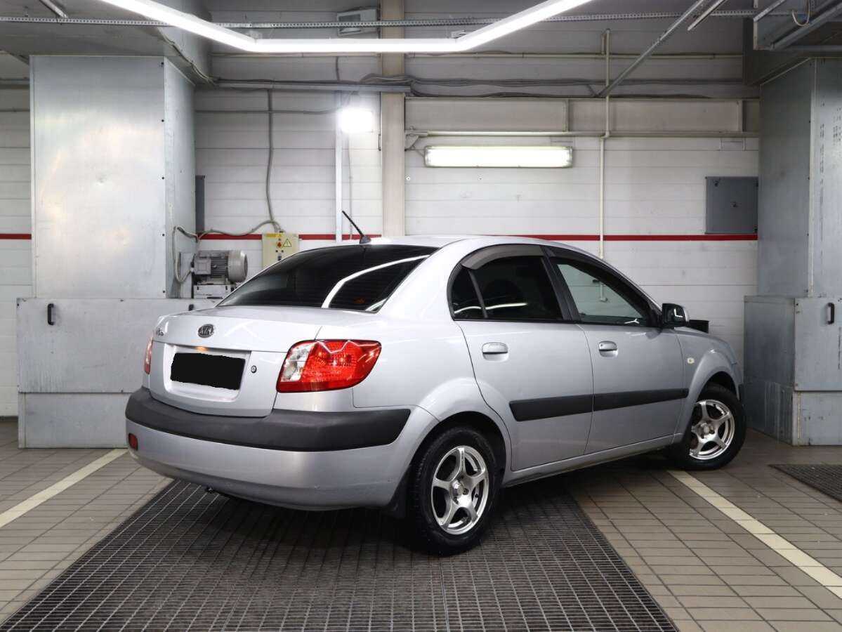 Kia Rio с пробегом — 2006 год. Фото: #3