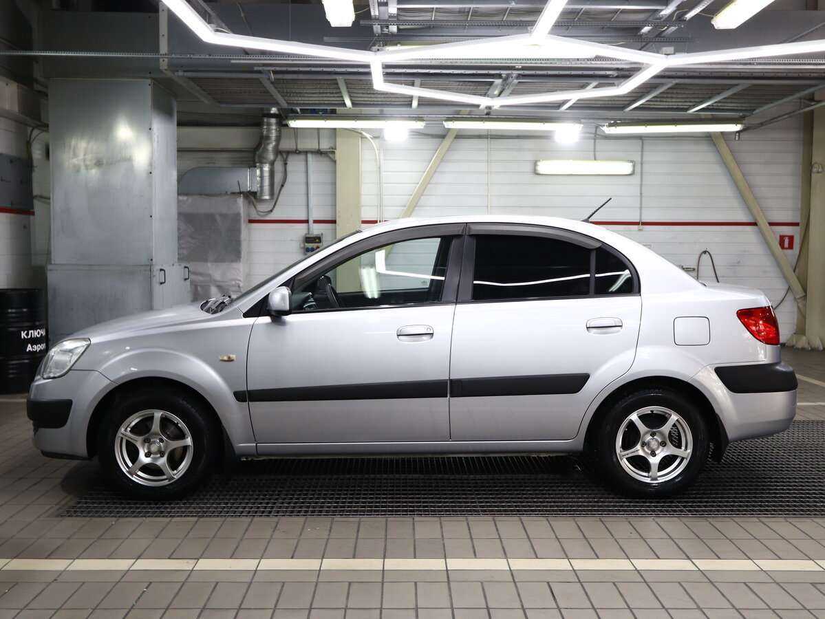 Kia Rio с пробегом — 2006 год. Фото: #4