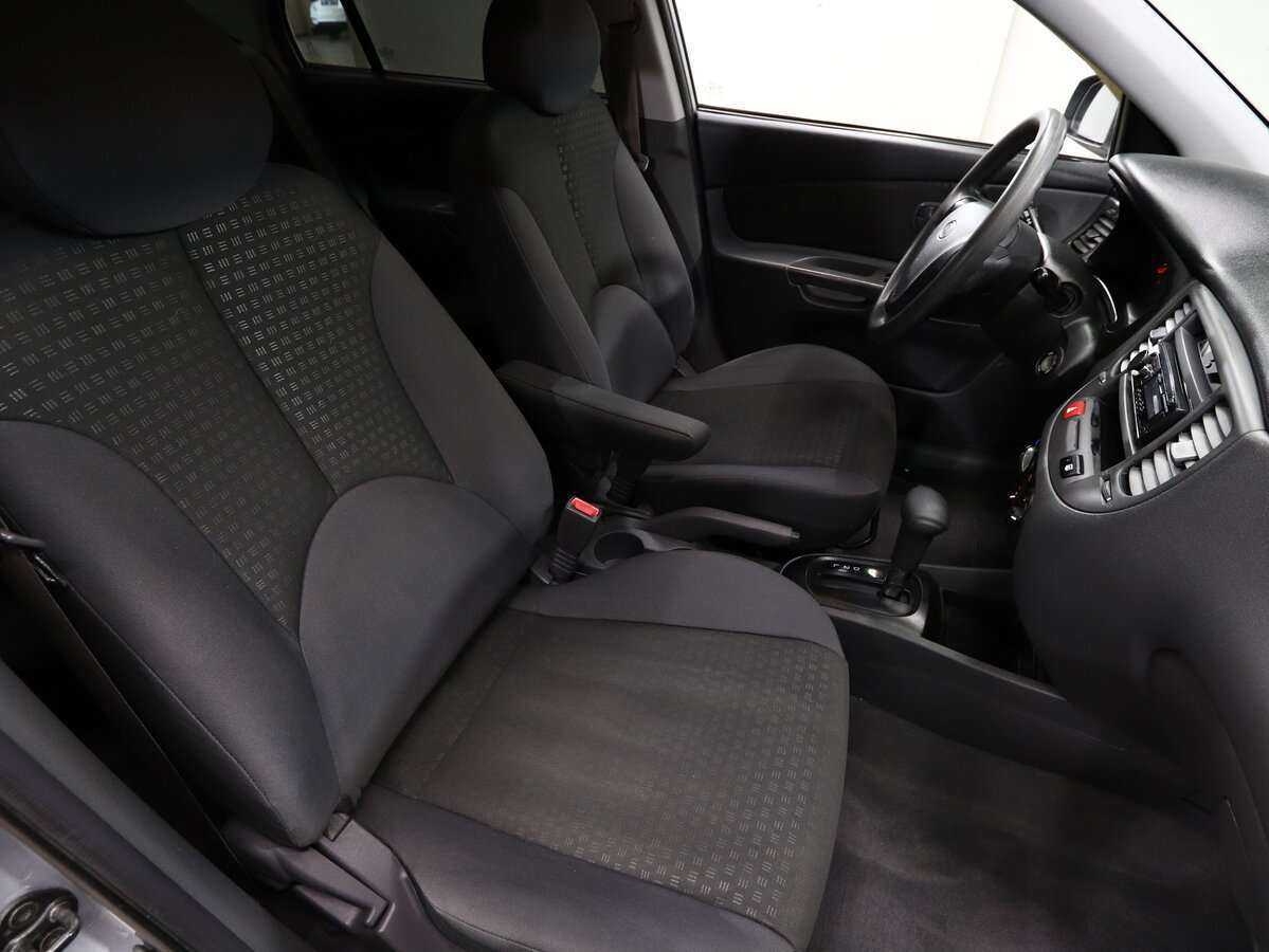 Kia Rio с пробегом — 2006 год. Фото: #5