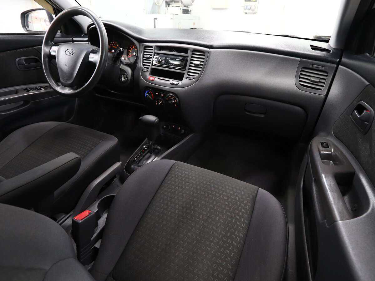 Kia Rio с пробегом — 2006 год. Фото: #6