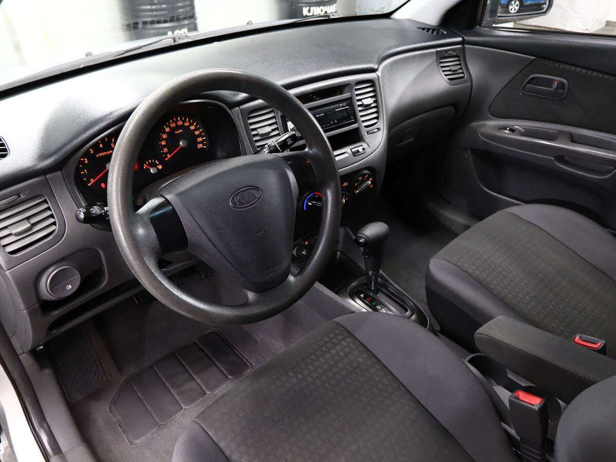 Kia Rio с пробегом — 2006 год. Фото: #7