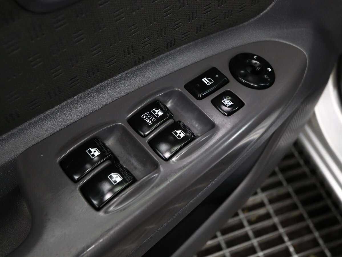 Kia Rio с пробегом — 2006 год. Фото: #11