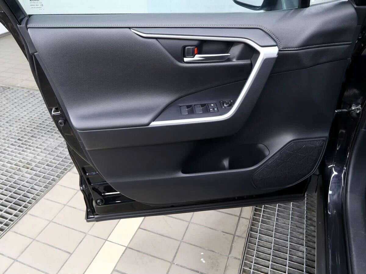 Toyota RAV4 с пробегом — 2019 год. Фото: #16