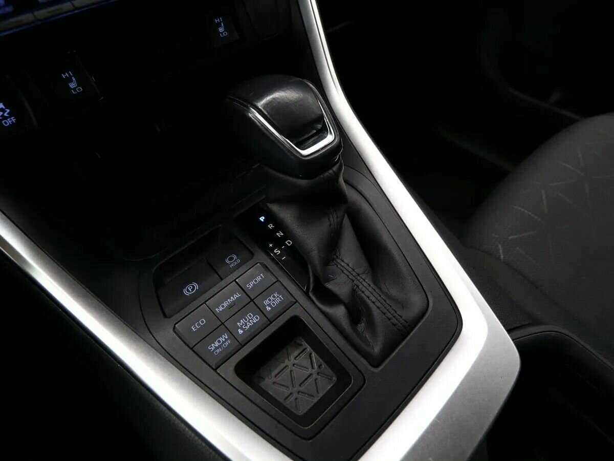 Toyota RAV4 с пробегом — 2019 год. Фото: #18