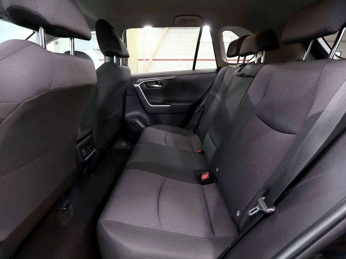 Toyota RAV4 с пробегом — 2019 год. Фото: #22