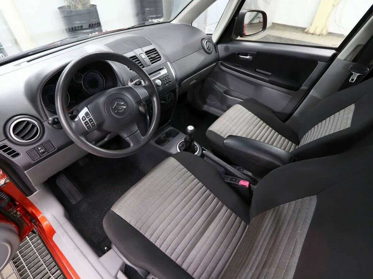 Suzuki SX4 с пробегом — 2013 год. Фото: #6