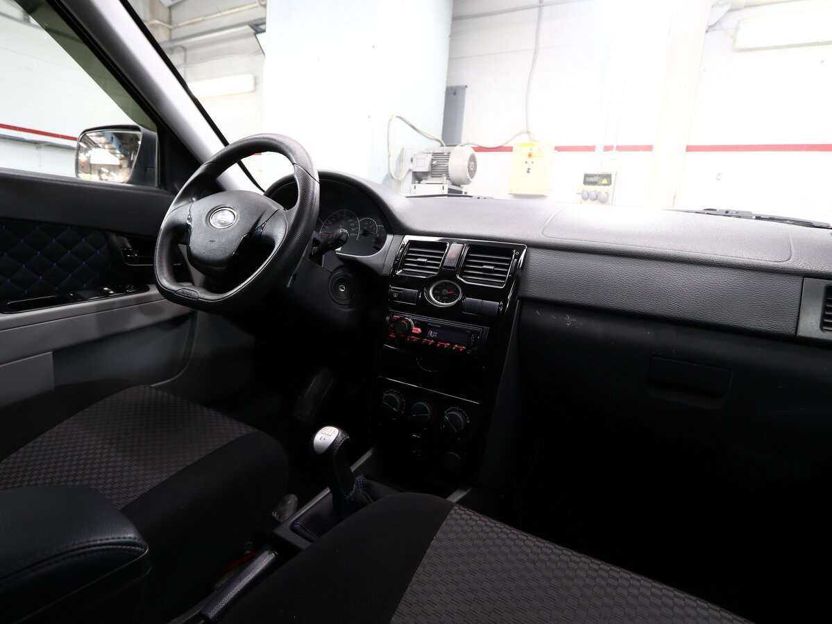 Lada (ВАЗ) Priora с пробегом — 2011 год. Фото: #8