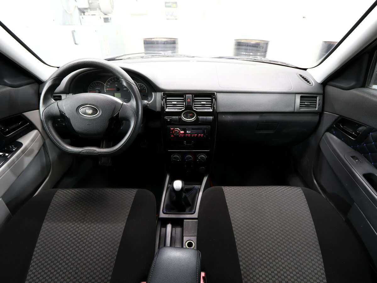 Lada (ВАЗ) Priora с пробегом — 2011 год. Фото: #10