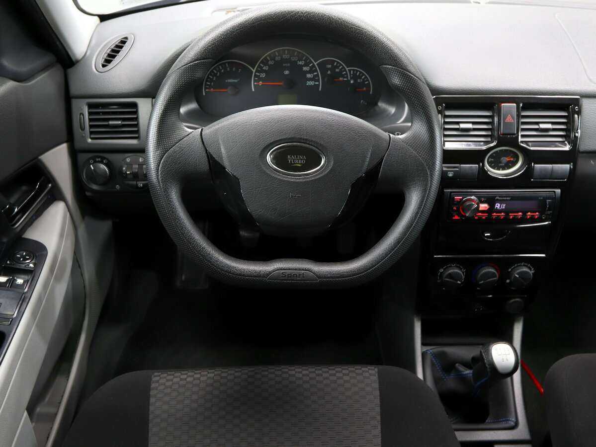 Lada (ВАЗ) Priora с пробегом — 2011 год. Фото: #12