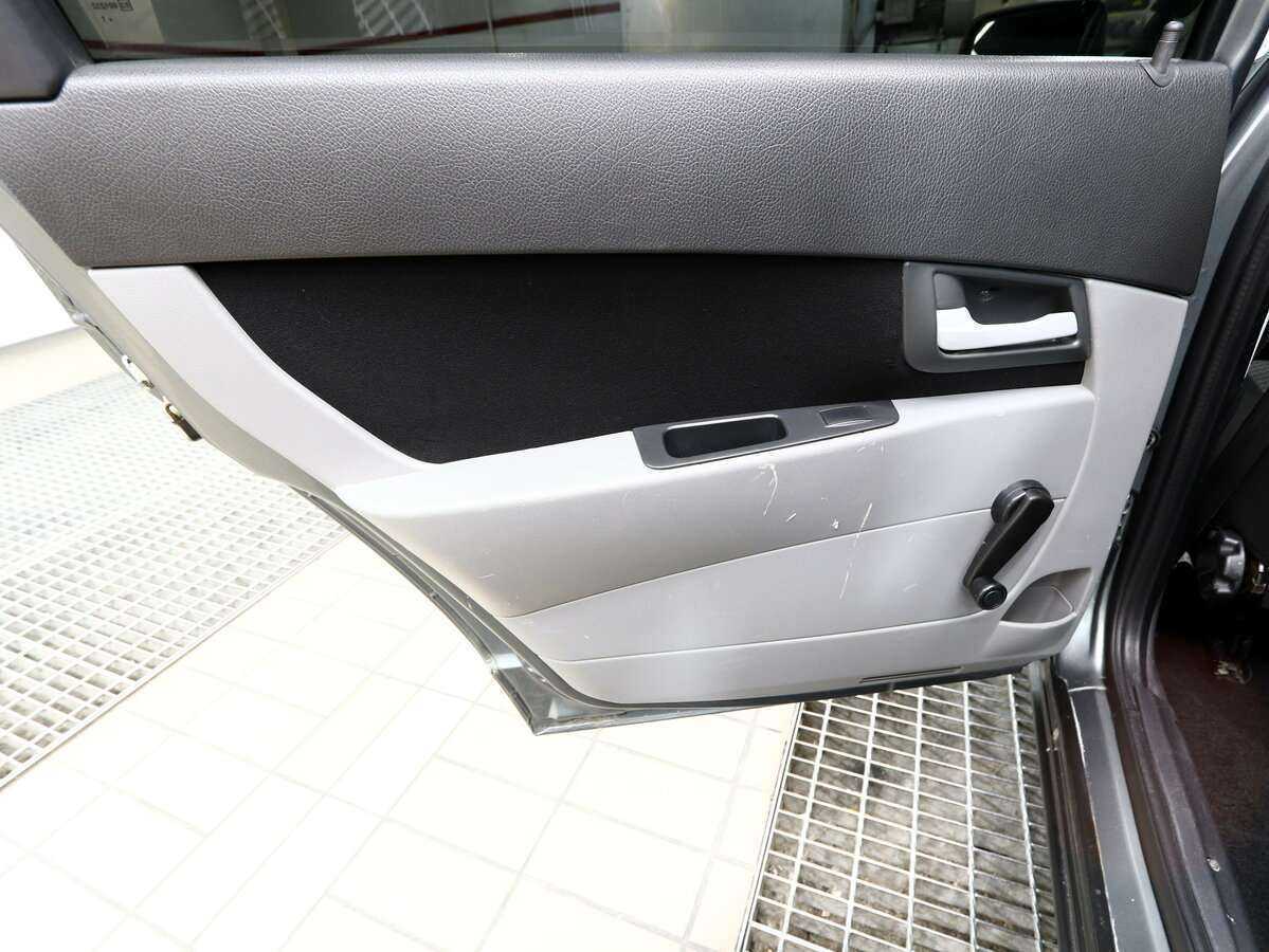 Lada (ВАЗ) Priora с пробегом — 2011 год. Фото: #14