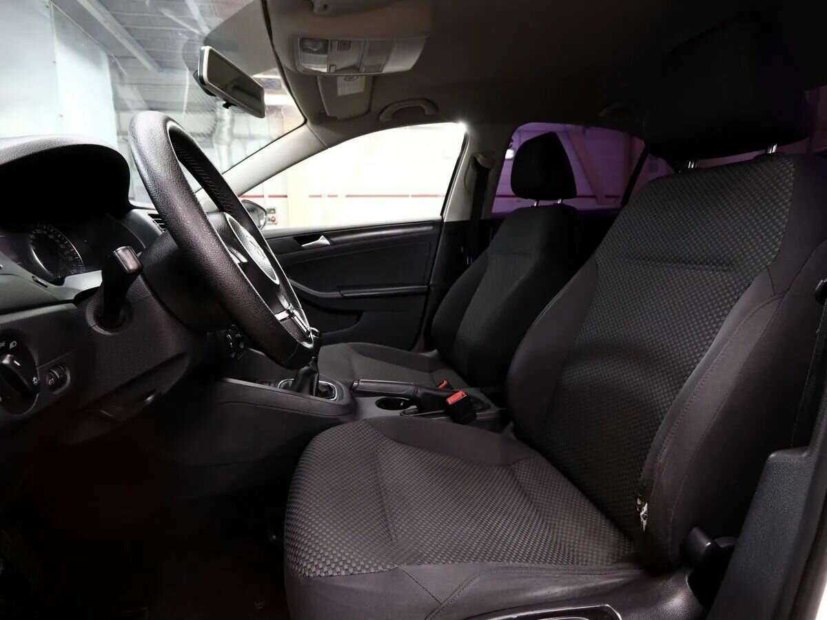 Volkswagen Jetta с пробегом — 2013 год. Фото: #5