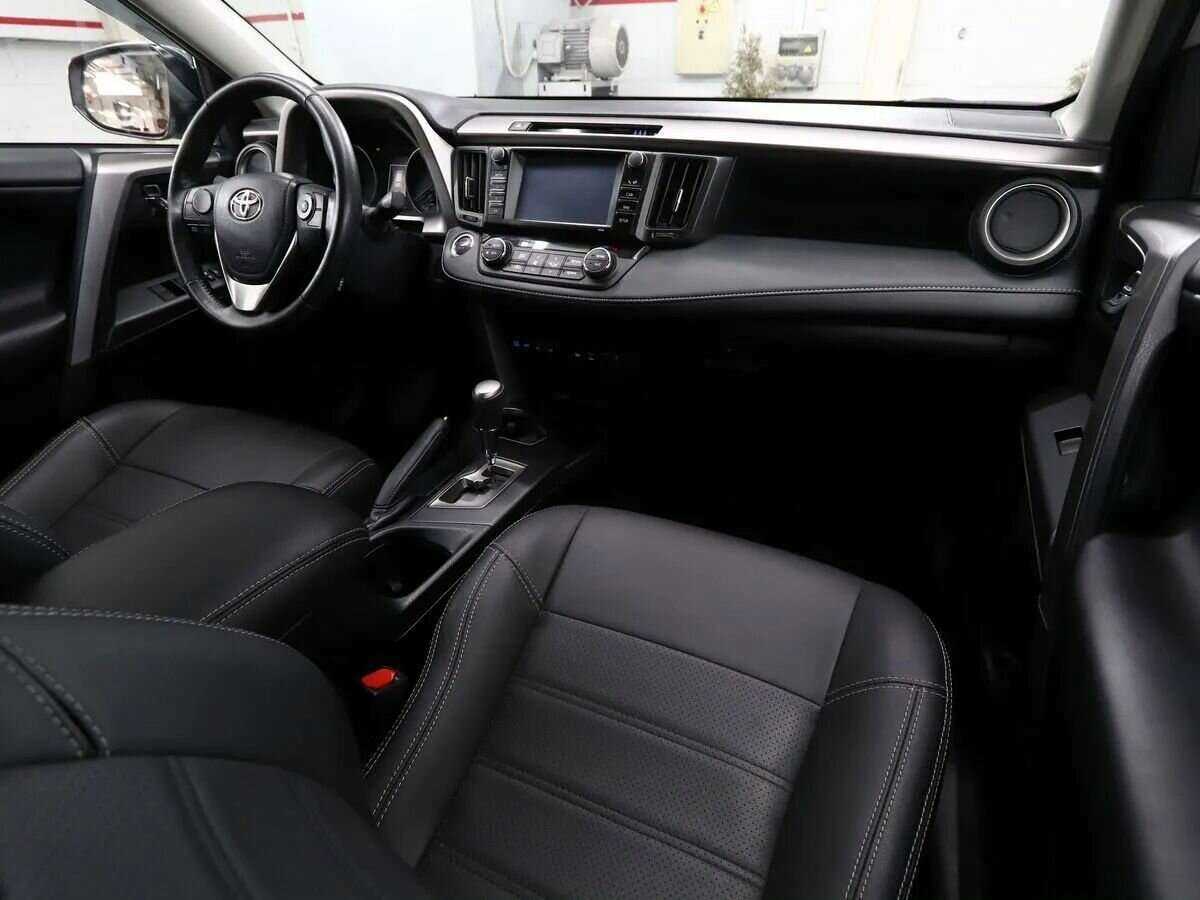 Toyota RAV4 с пробегом — 2019 год. Фото: #7