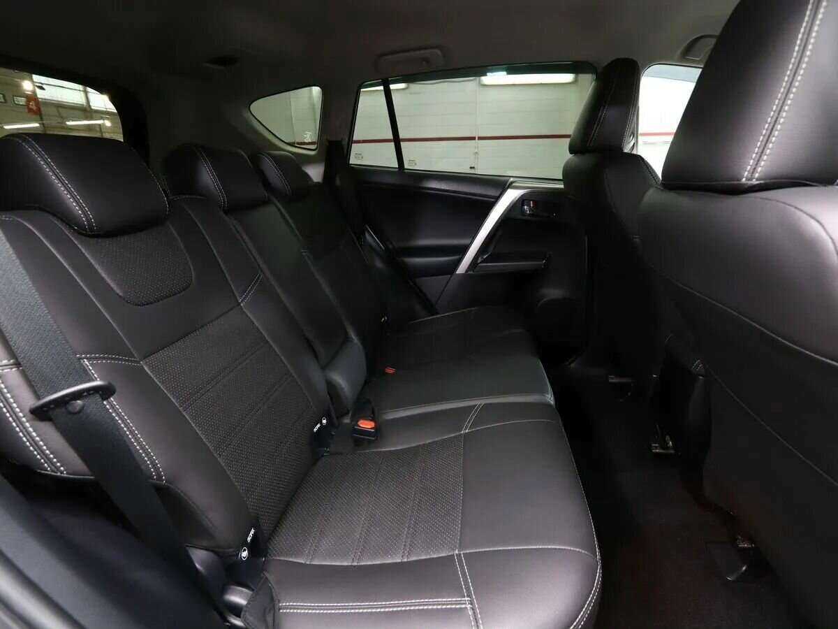 Toyota RAV4 с пробегом — 2019 год. Фото: #18