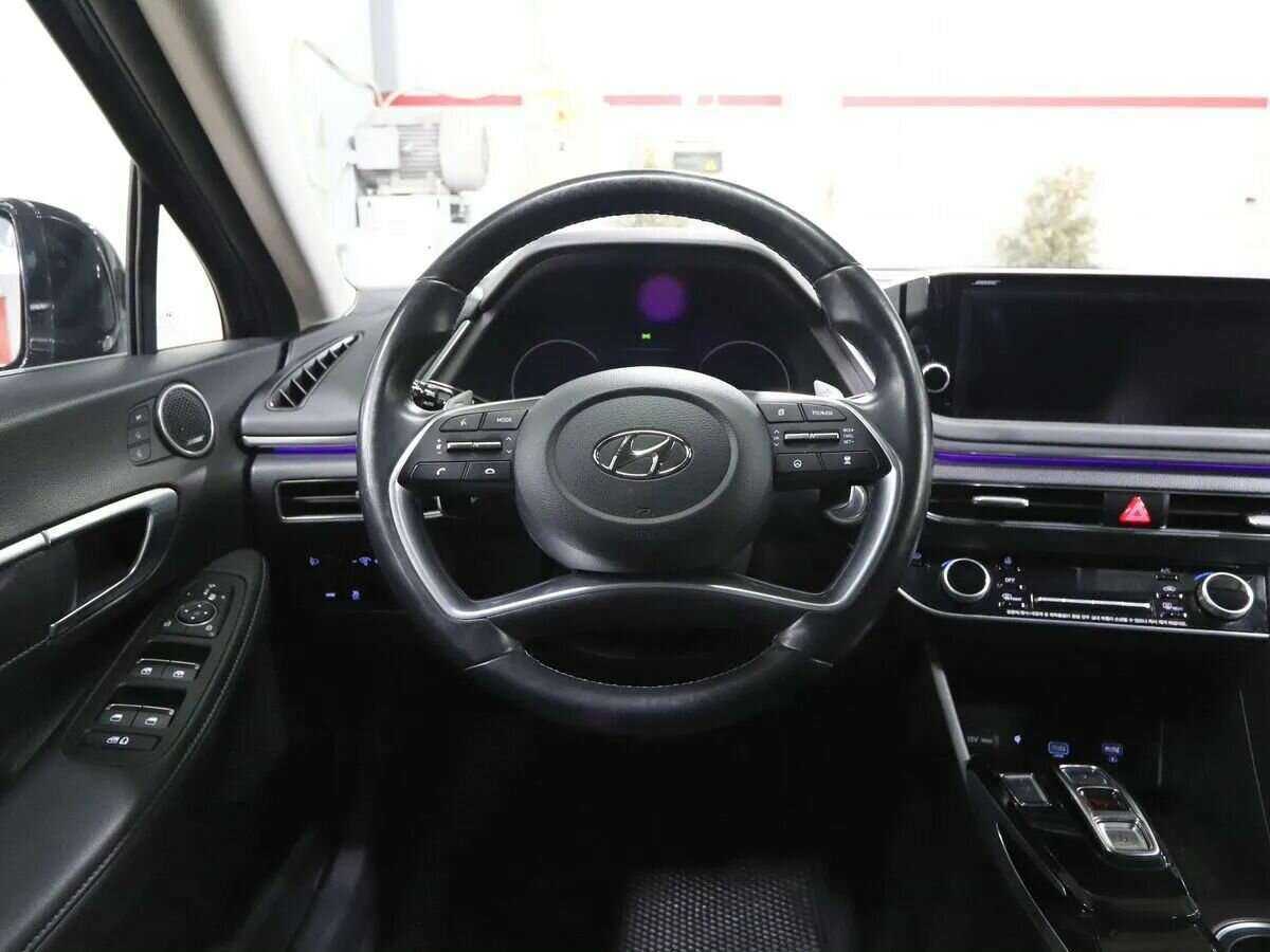 Hyundai Sonata с пробегом — 2021 год. Фото: #9