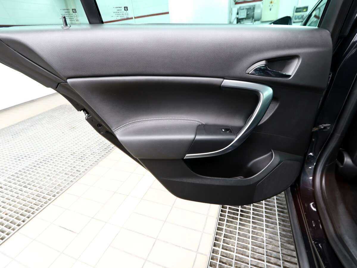 Opel Insignia с пробегом — 2014 год. Фото: #14