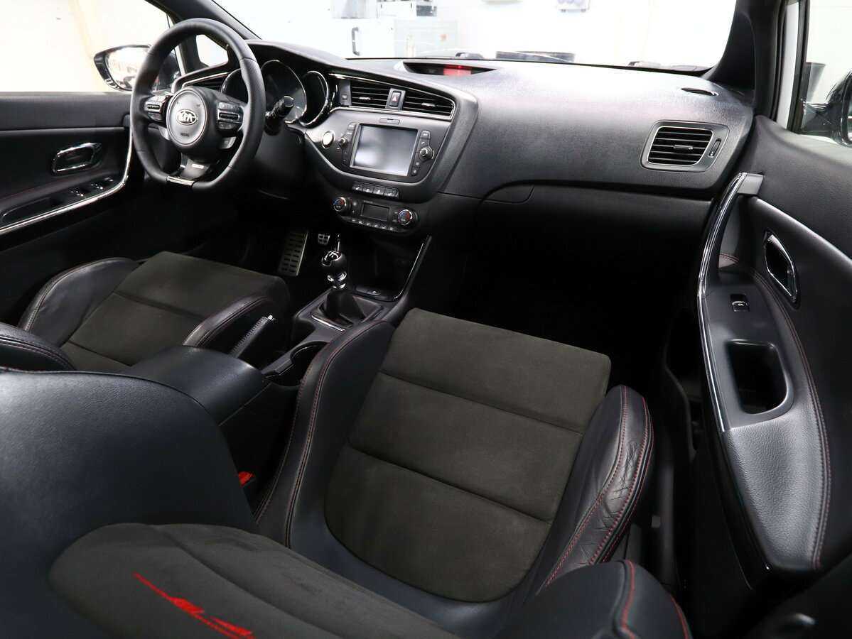 Kia Ceed GT с пробегом — 2017 год. Фото: #16