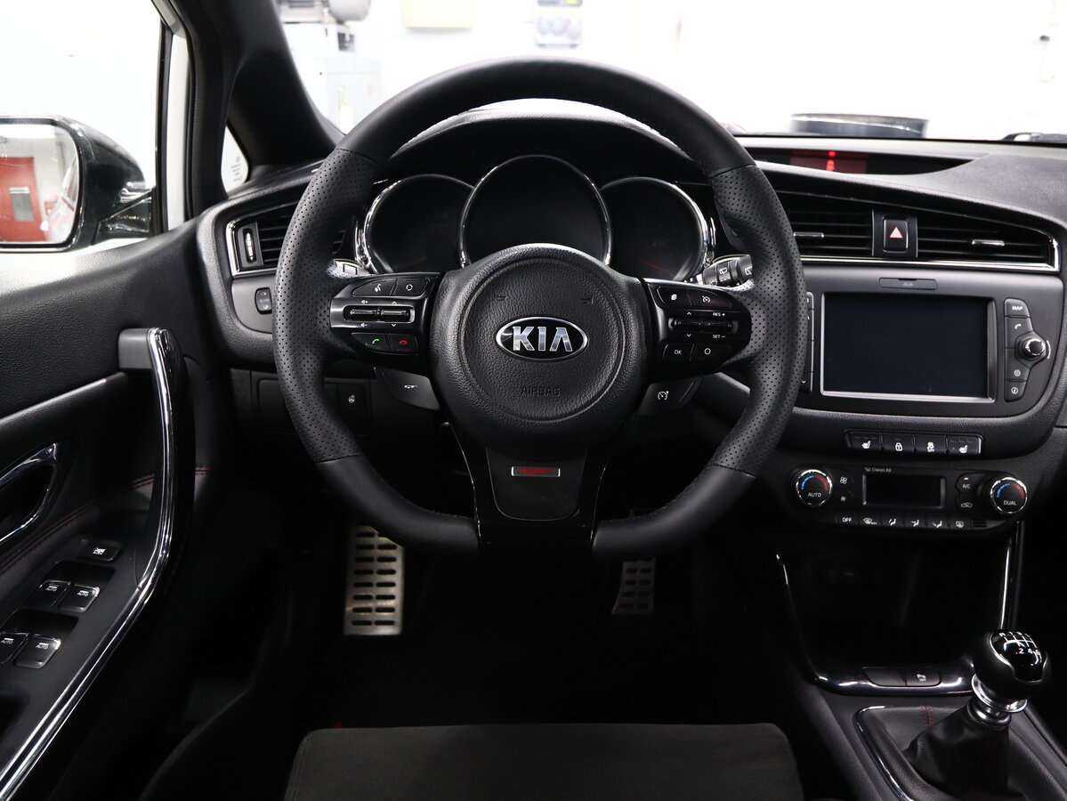 Kia Ceed GT с пробегом — 2017 год. Фото: #18