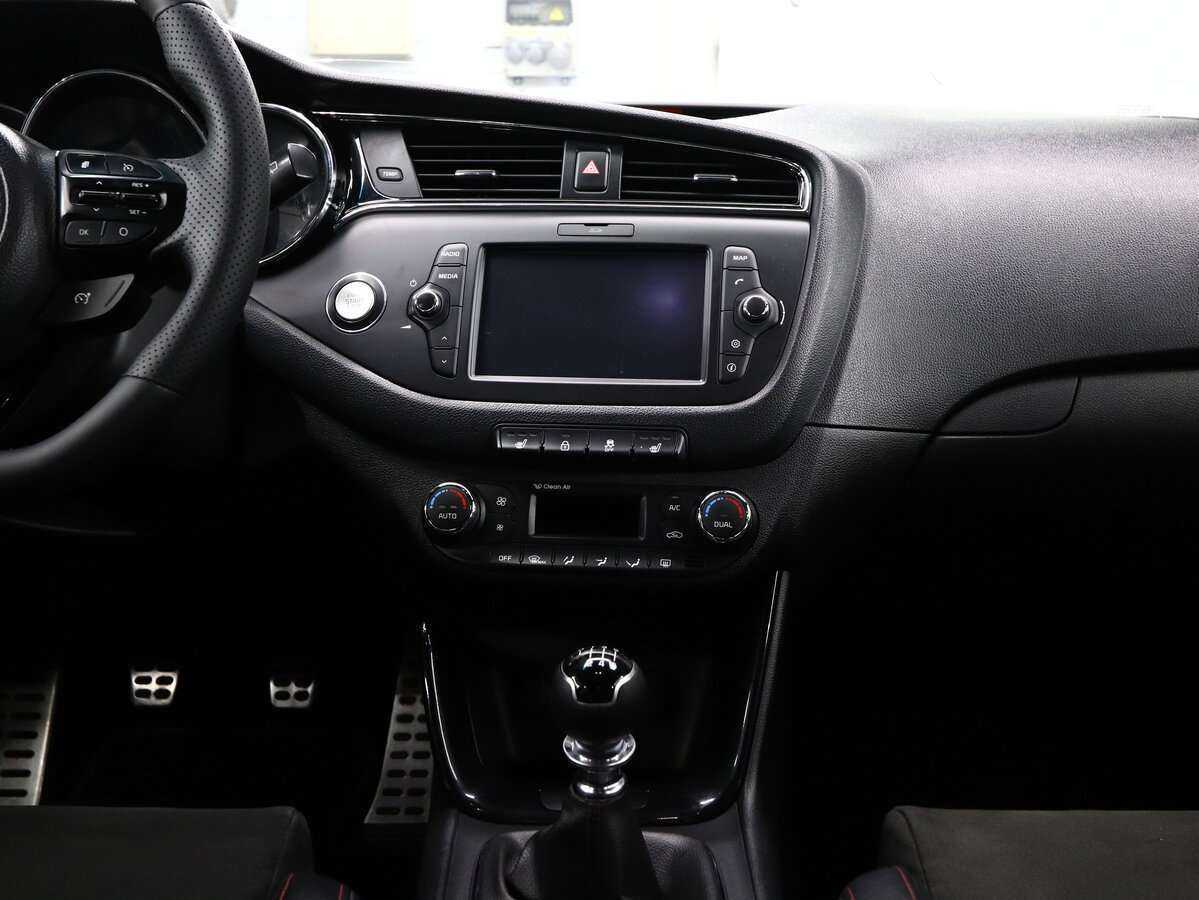 Kia Ceed GT с пробегом — 2017 год. Фото: #19