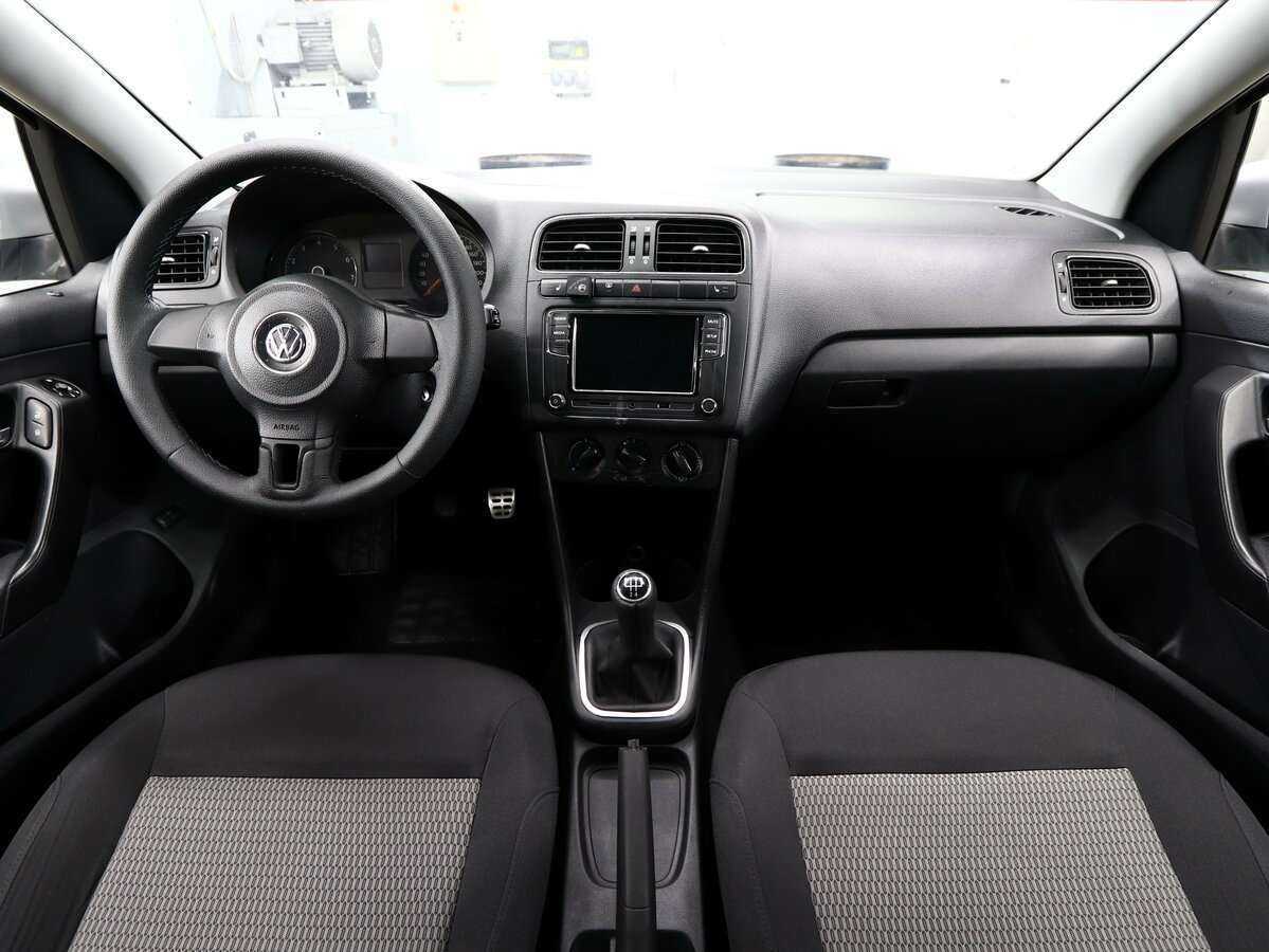 Volkswagen Polo с пробегом — 2012 год. Фото: #14