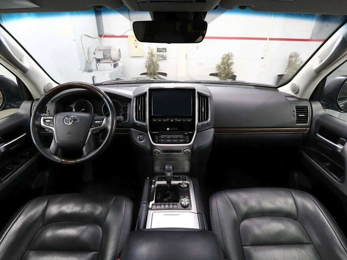 Toyota Land Cruiser с пробегом — 2019 год. Фото: #11