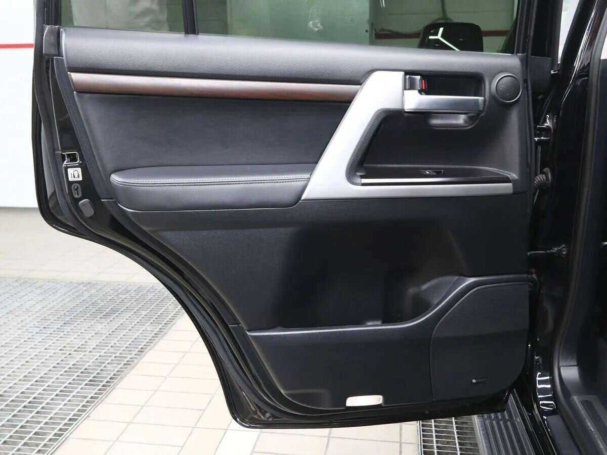 Toyota Land Cruiser с пробегом — 2019 год. Фото: #14