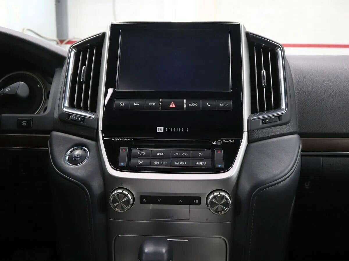 Toyota Land Cruiser с пробегом — 2019 год. Фото: #17