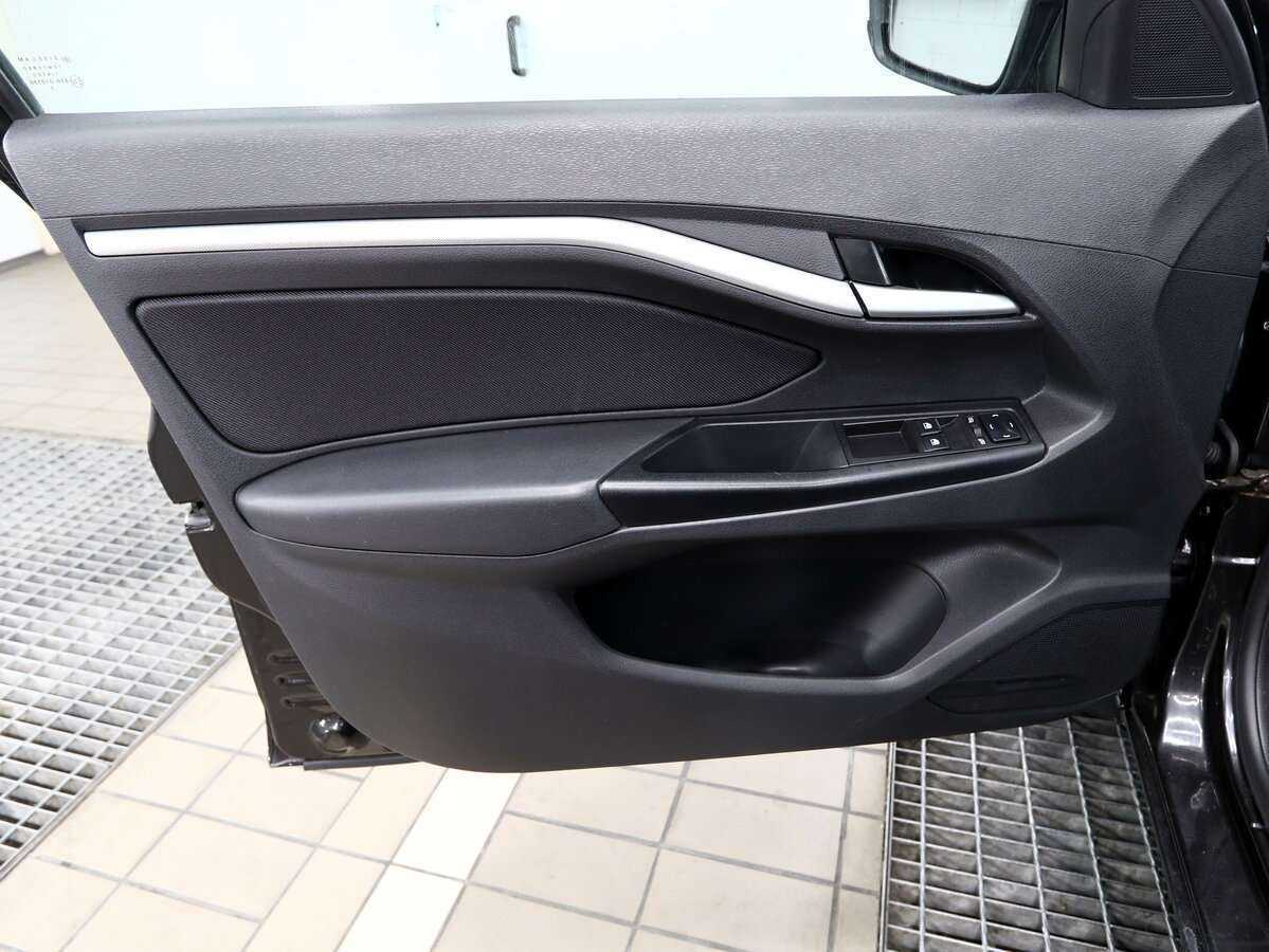 Lada (ВАЗ) Vesta с пробегом — 2015 год. Фото: #7