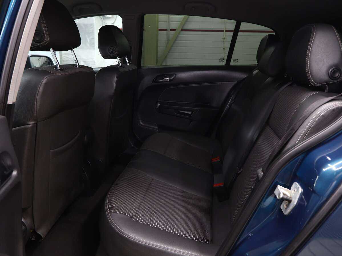 Opel Astra с пробегом — 2007 год. Фото: #9