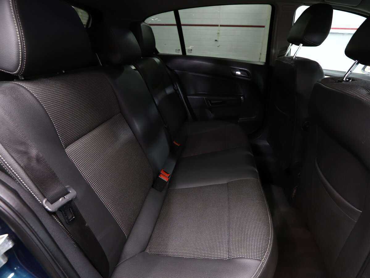 Opel Astra с пробегом — 2007 год. Фото: #12