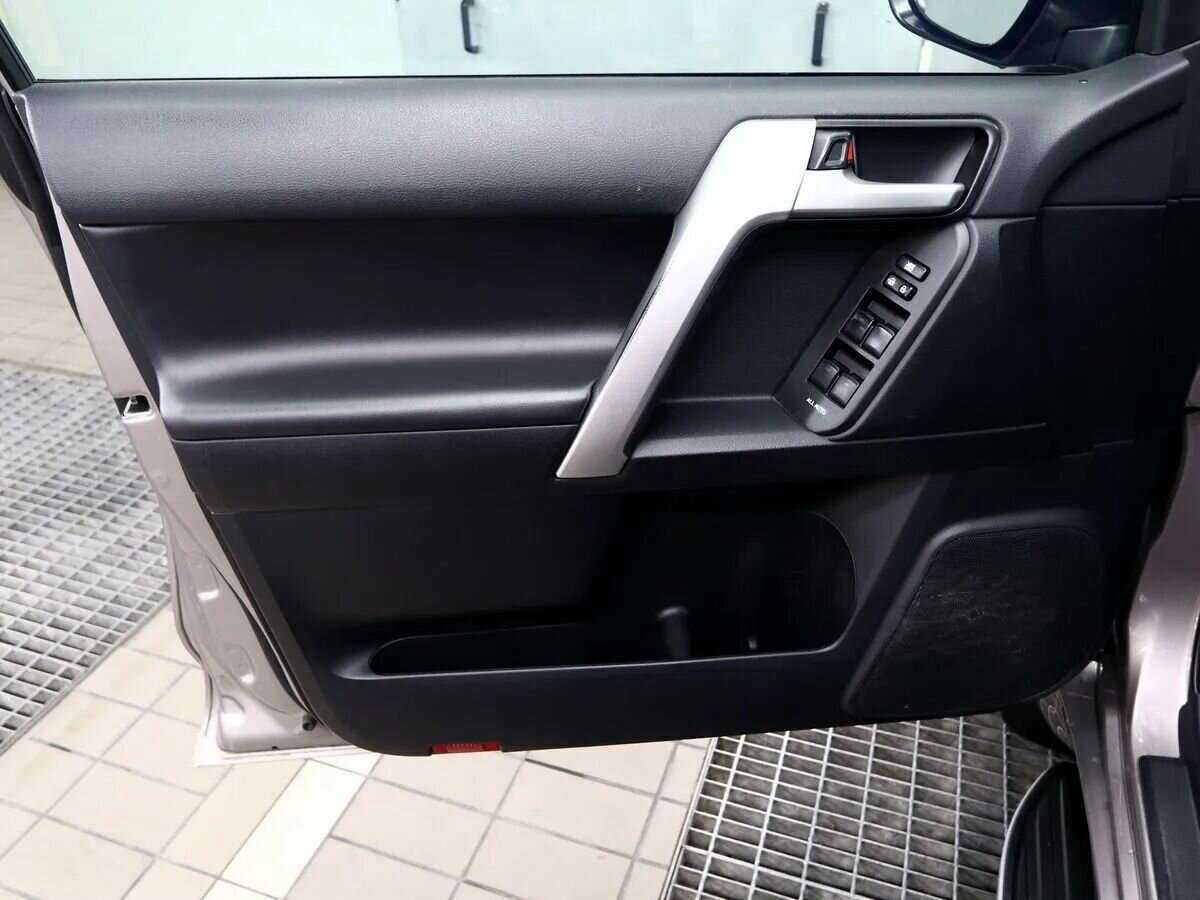 Toyota Land Cruiser Prado с пробегом — 2018 год. Фото: #7