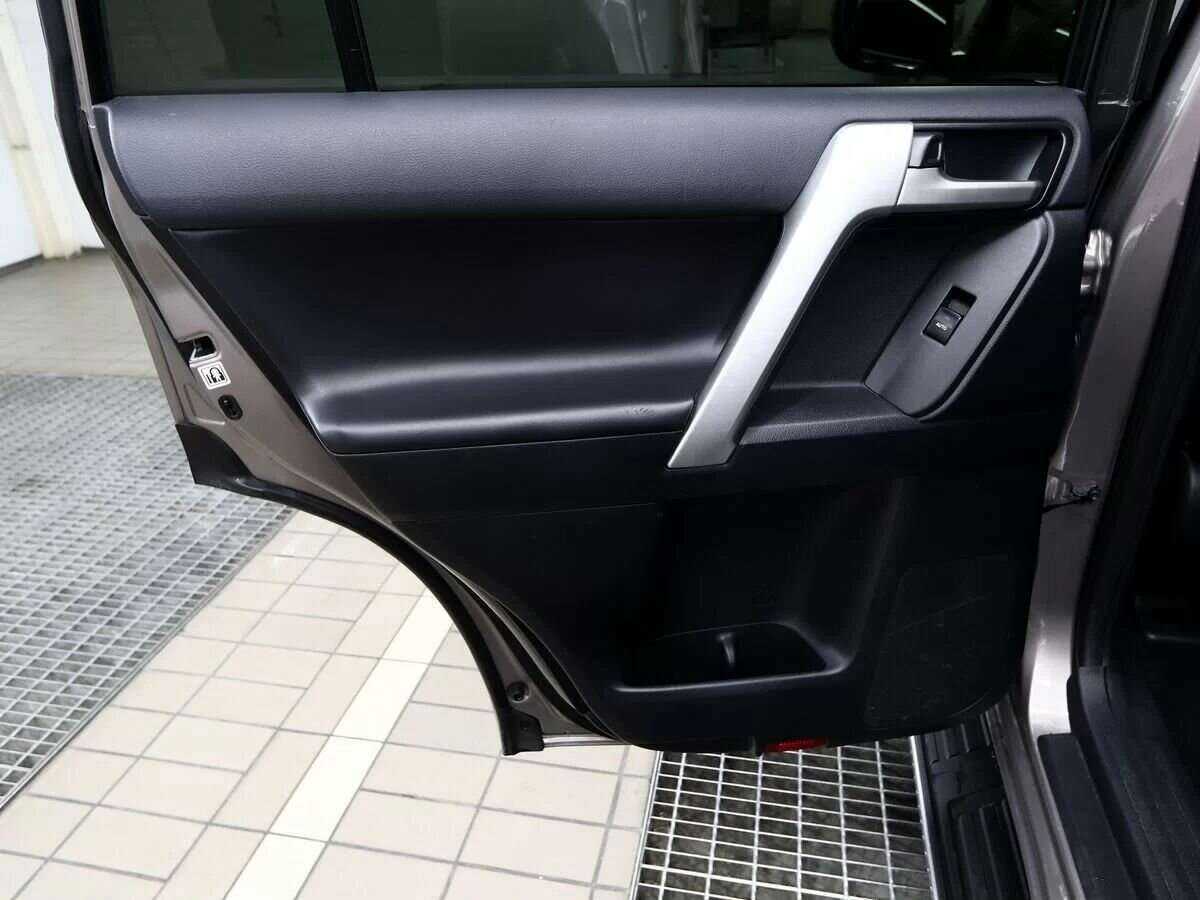 Toyota Land Cruiser Prado с пробегом — 2018 год. Фото: #10