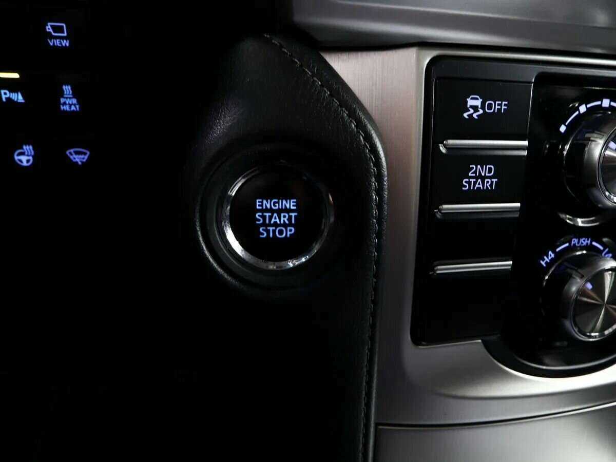 Toyota Land Cruiser Prado с пробегом — 2018 год. Фото: #17