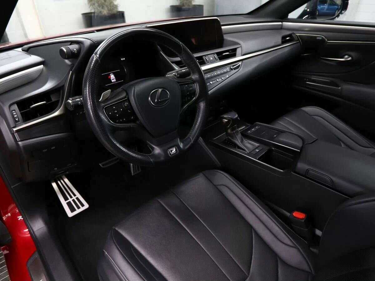 Lexus ES с пробегом — 2019 год. Фото: #6