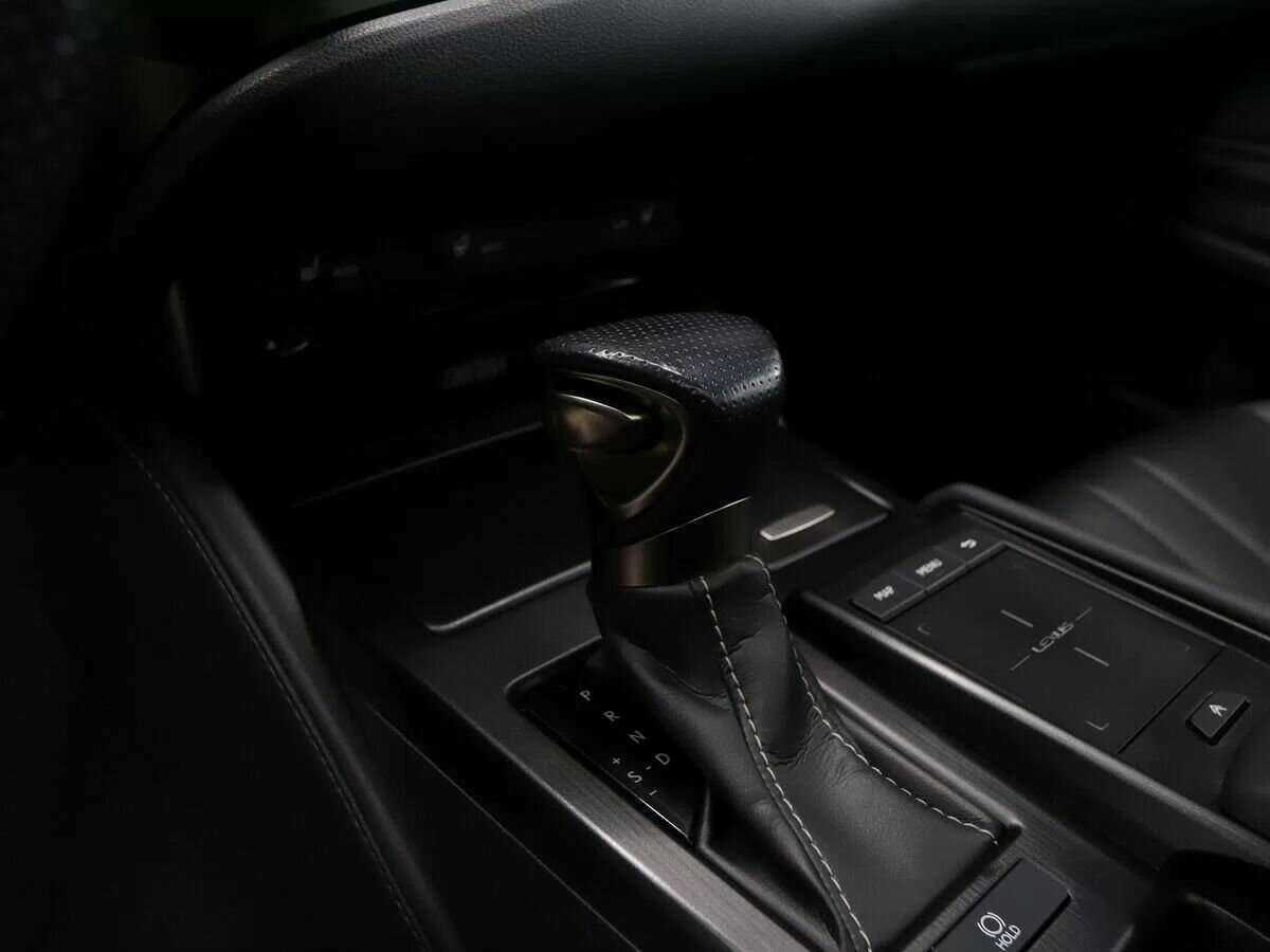 Lexus ES с пробегом — 2019 год. Фото: #7