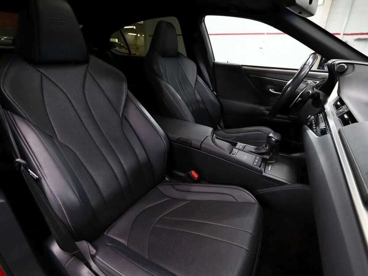 Lexus ES с пробегом — 2019 год. Фото: #12