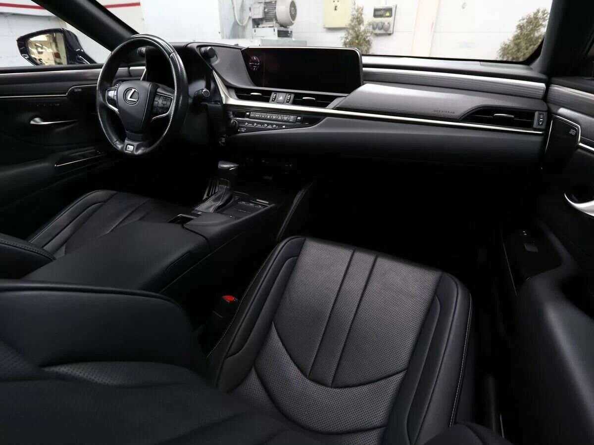 Lexus ES с пробегом — 2019 год. Фото: #14