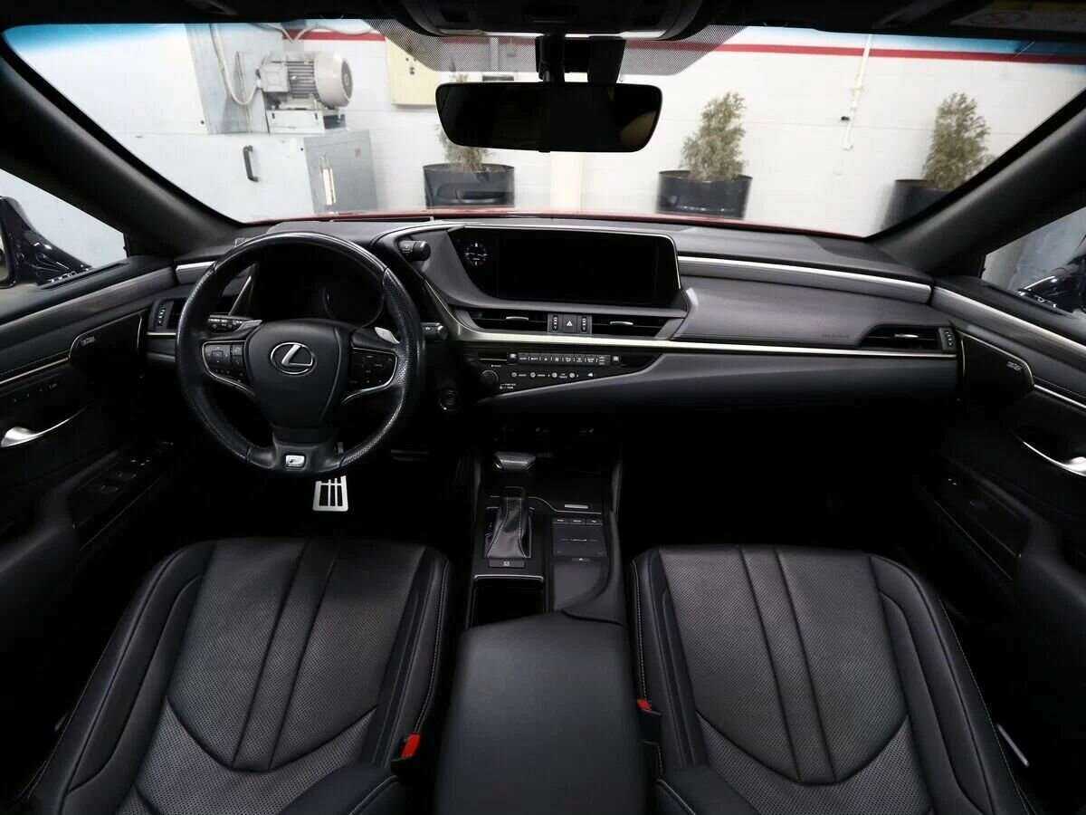 Lexus ES с пробегом — 2019 год. Фото: #16