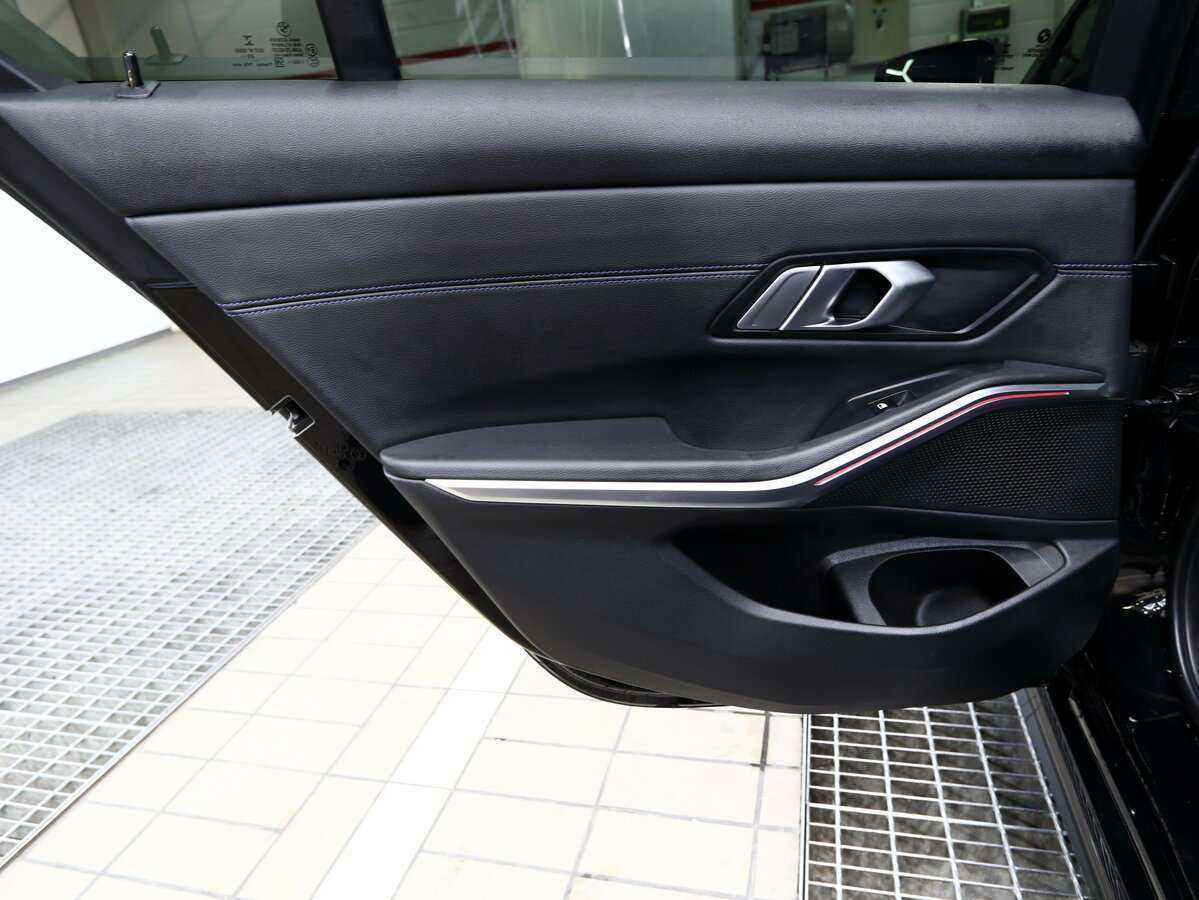 BMW 3 серии с пробегом — 2021 год. Фото: #10