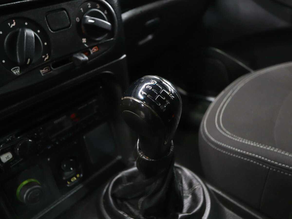 Chevrolet Niva с пробегом — 2011 год. Фото: #6