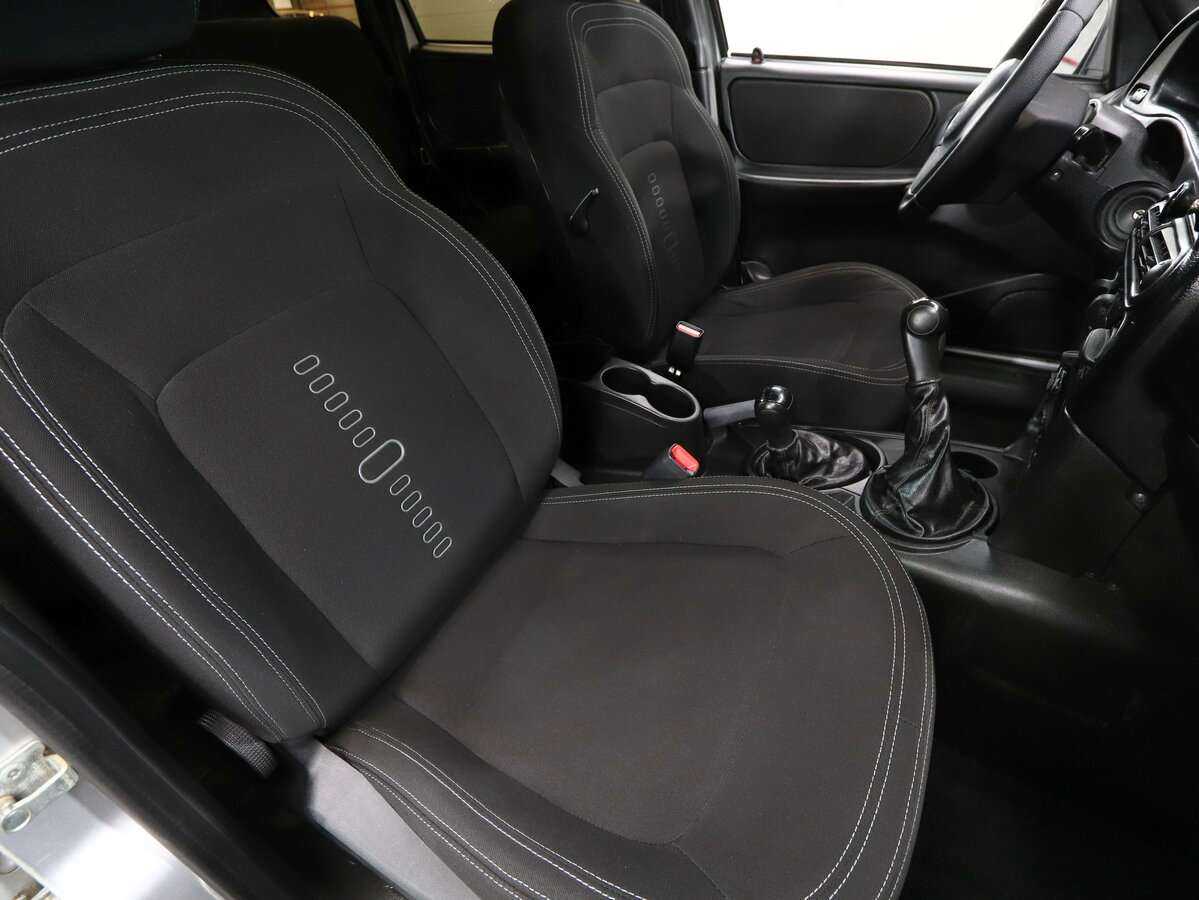 Chevrolet Niva с пробегом — 2011 год. Фото: #10