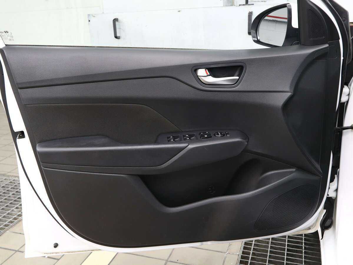 Hyundai Solaris с пробегом — 2021 год. Фото: #5