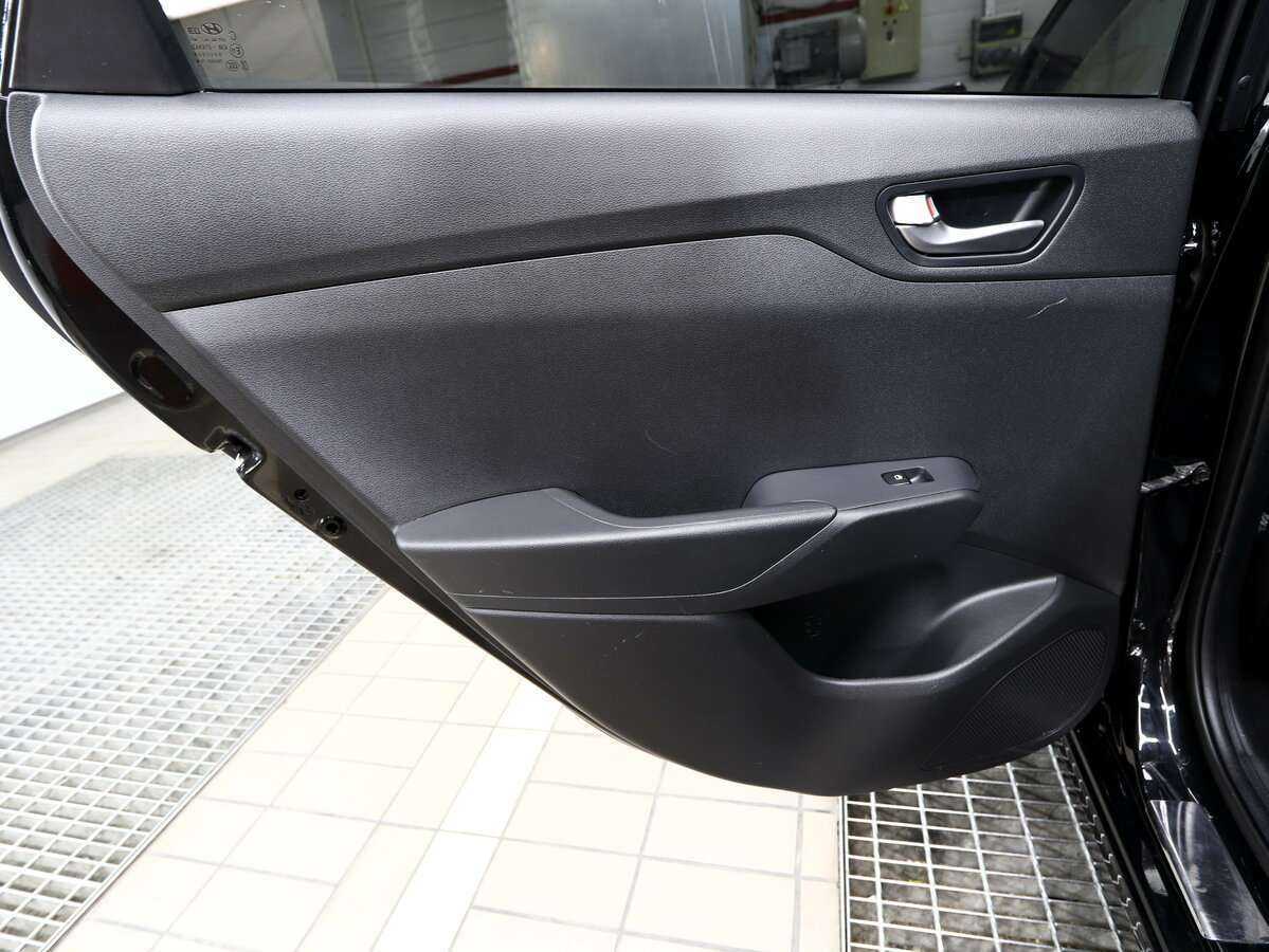 Hyundai Solaris с пробегом — 2020 год. Фото: #9