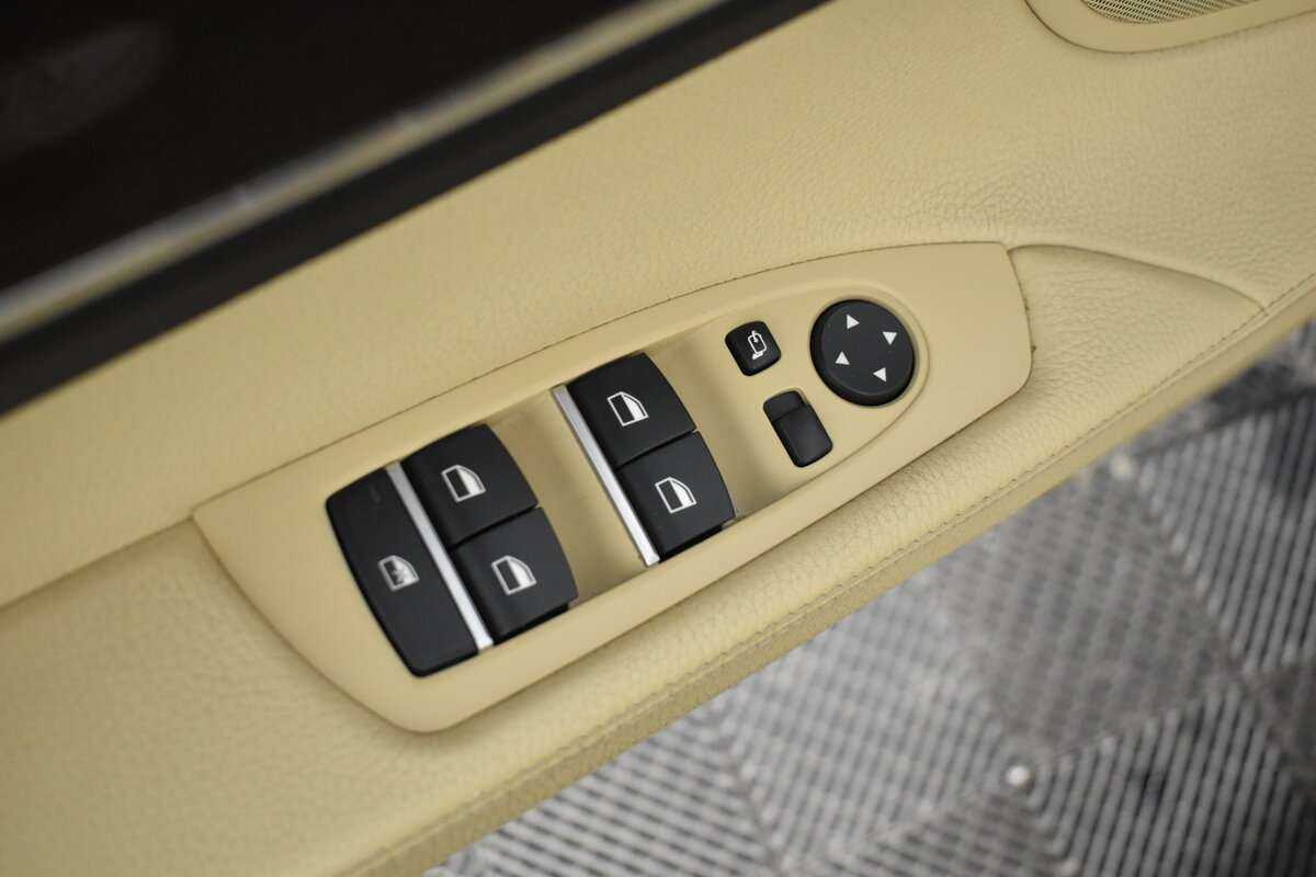 BMW 7 серии с пробегом — 2012 год. Фото: #5